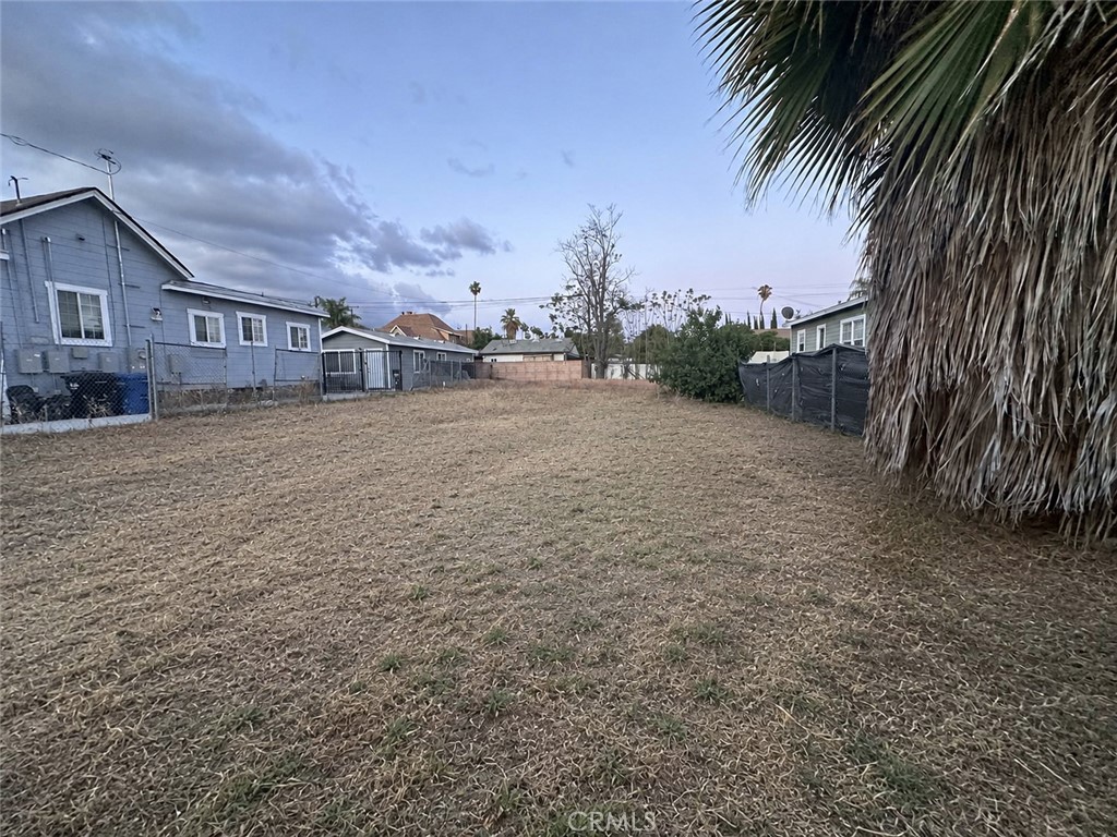 348 N Palomares Property Photo 6