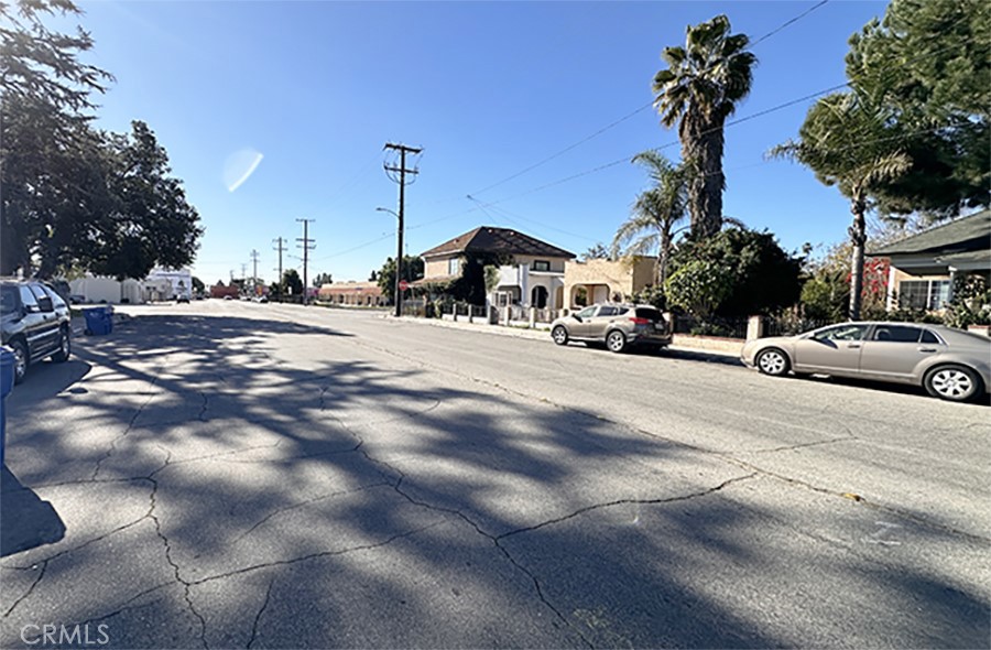 348 N Palomares Property Photo 7