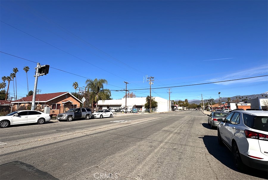348 N Palomares Property Photo 8