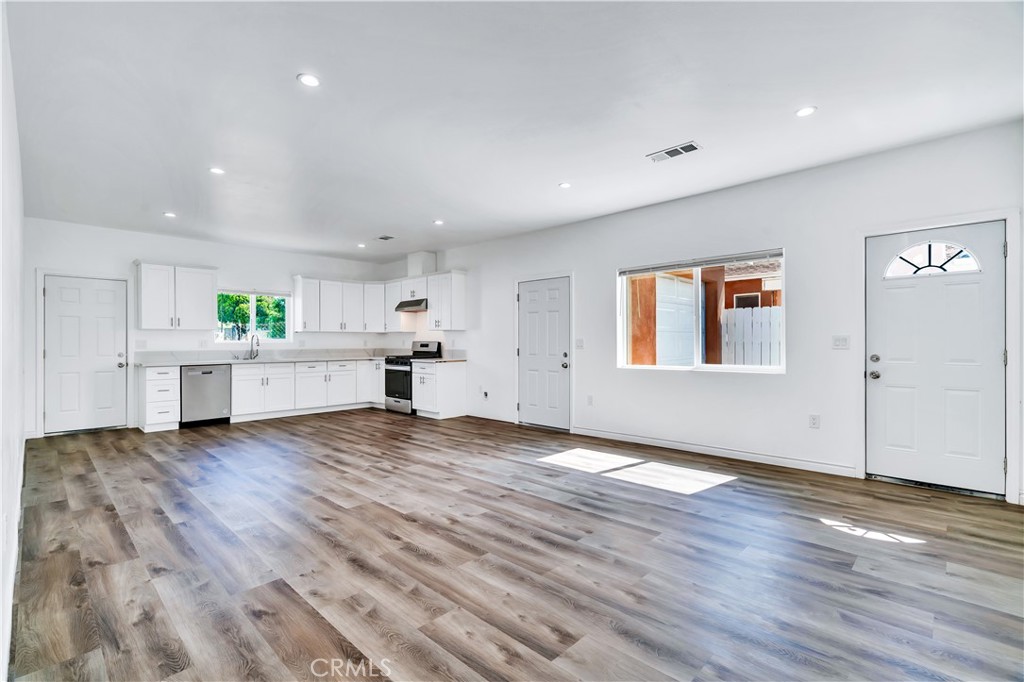 6734 Beryl Street Property Photo 4