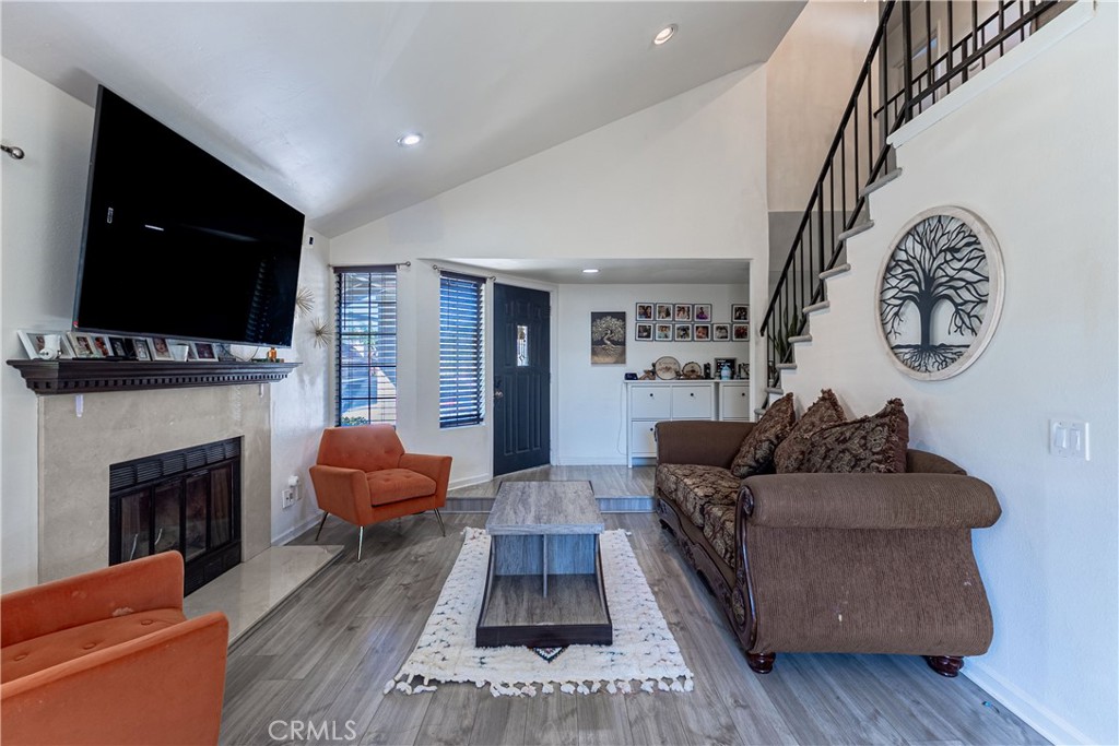 2373 Lily Court Property Photo 3