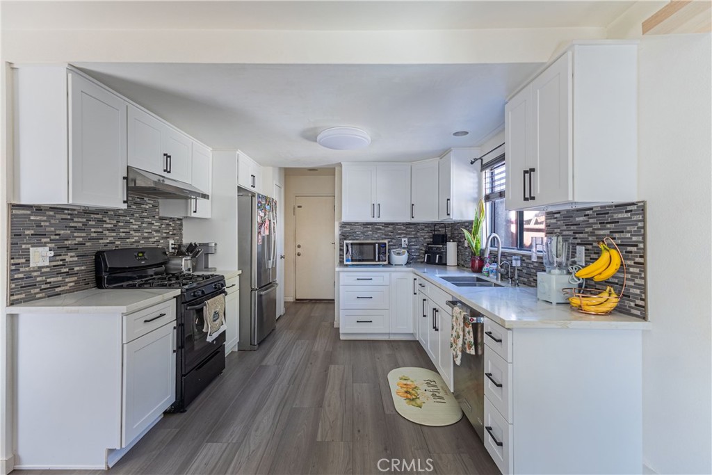 2373 Lily Court Property Photo 4