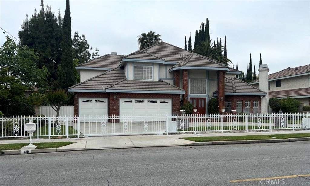 1419 Holly Avenue Property Photo 1