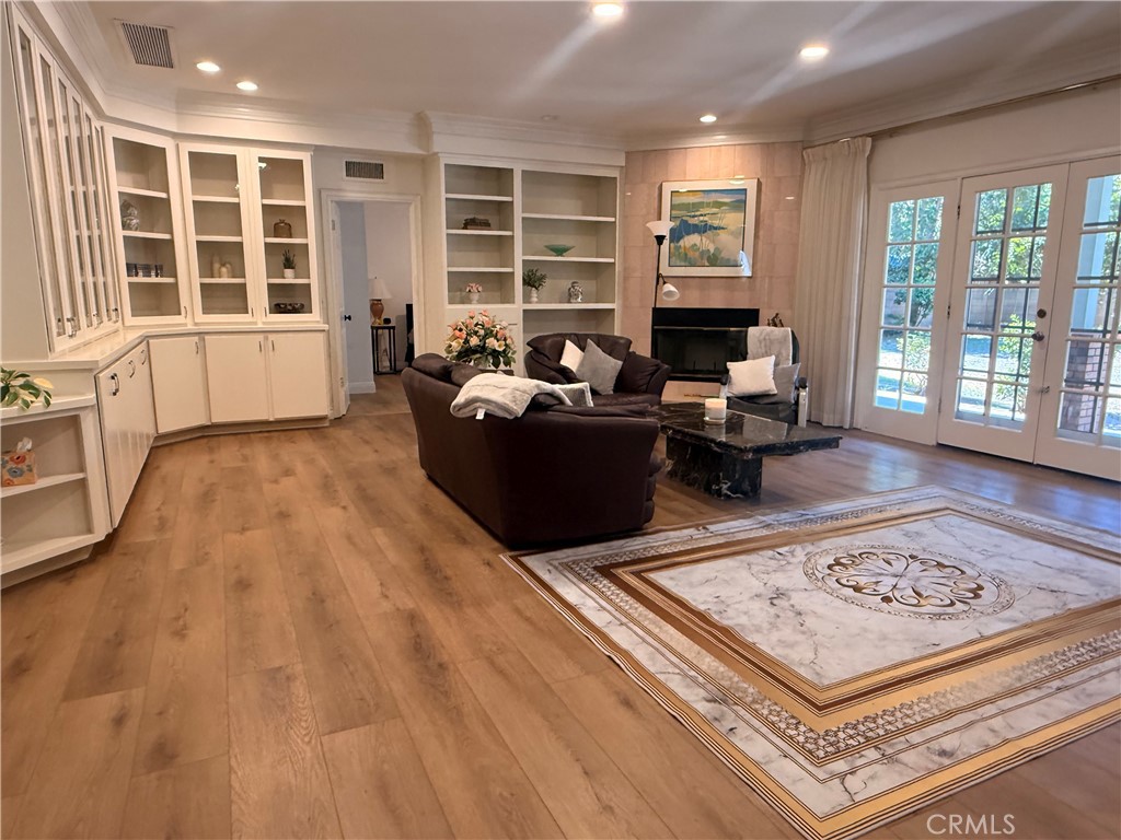 1419 Holly Avenue Property Photo 3