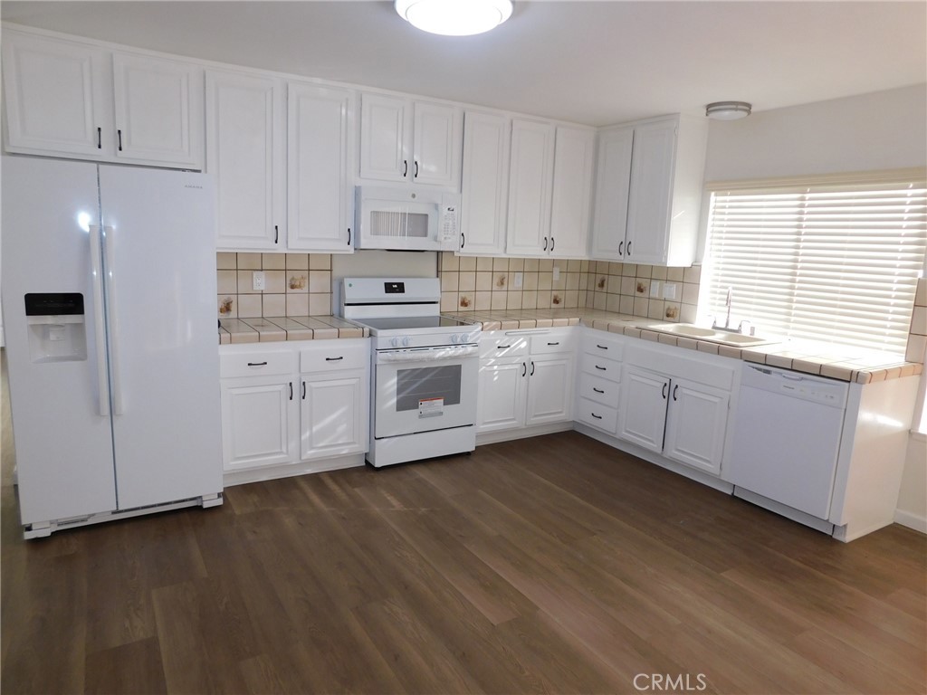 16535 Ember Glen Road Property Photo 3