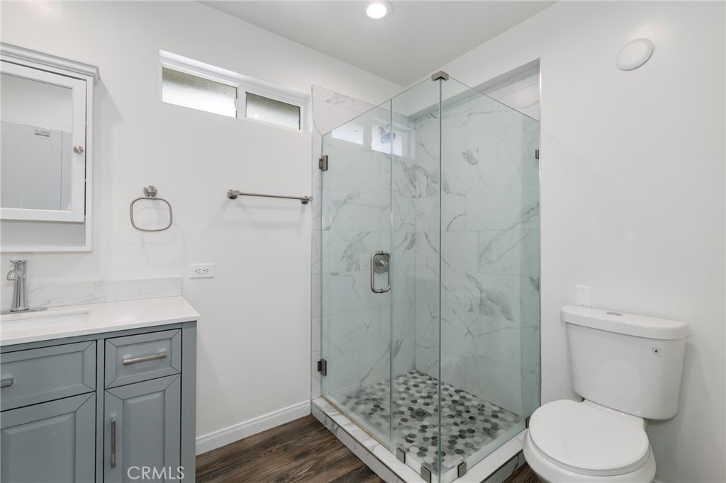 2128 Oak Crest Property Photo 11