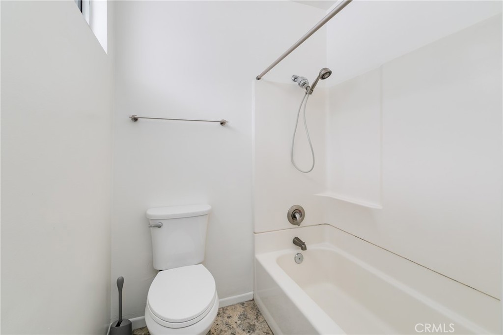 2128 Oak Crest Property Photo 26