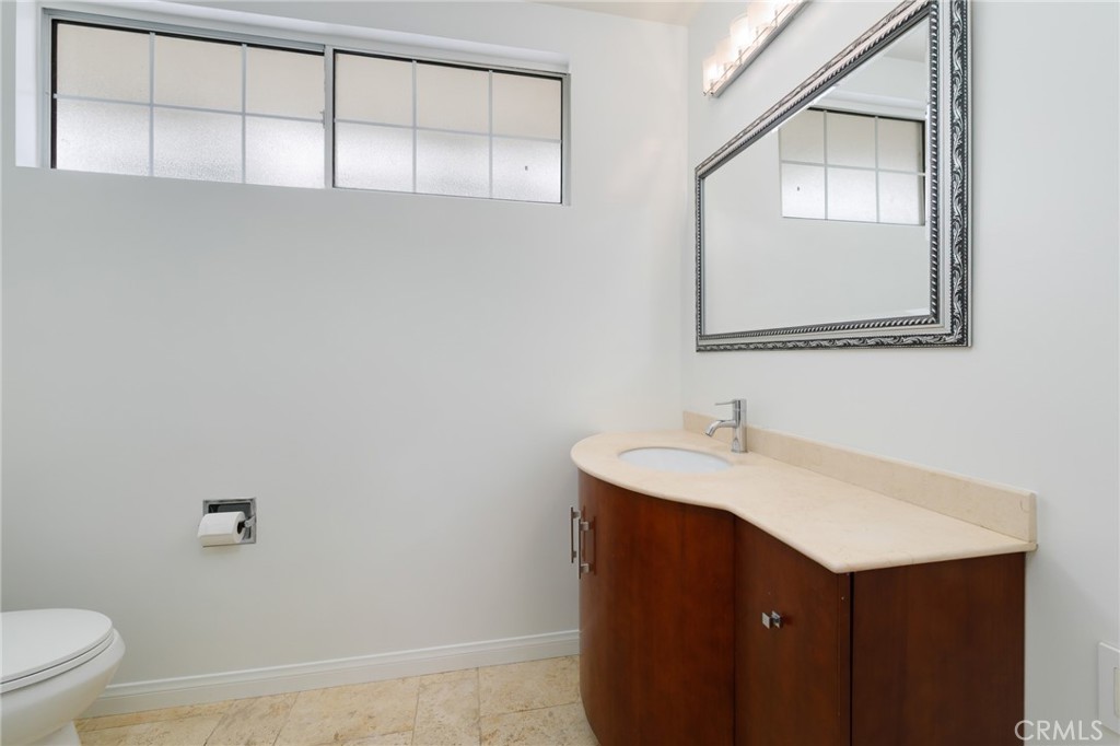 2128 Oak Crest Property Photo 27