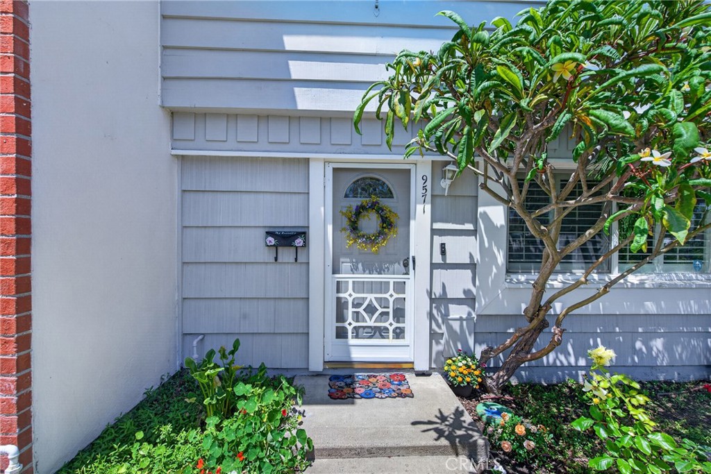 9571 Adams Avenue Property Photo 3