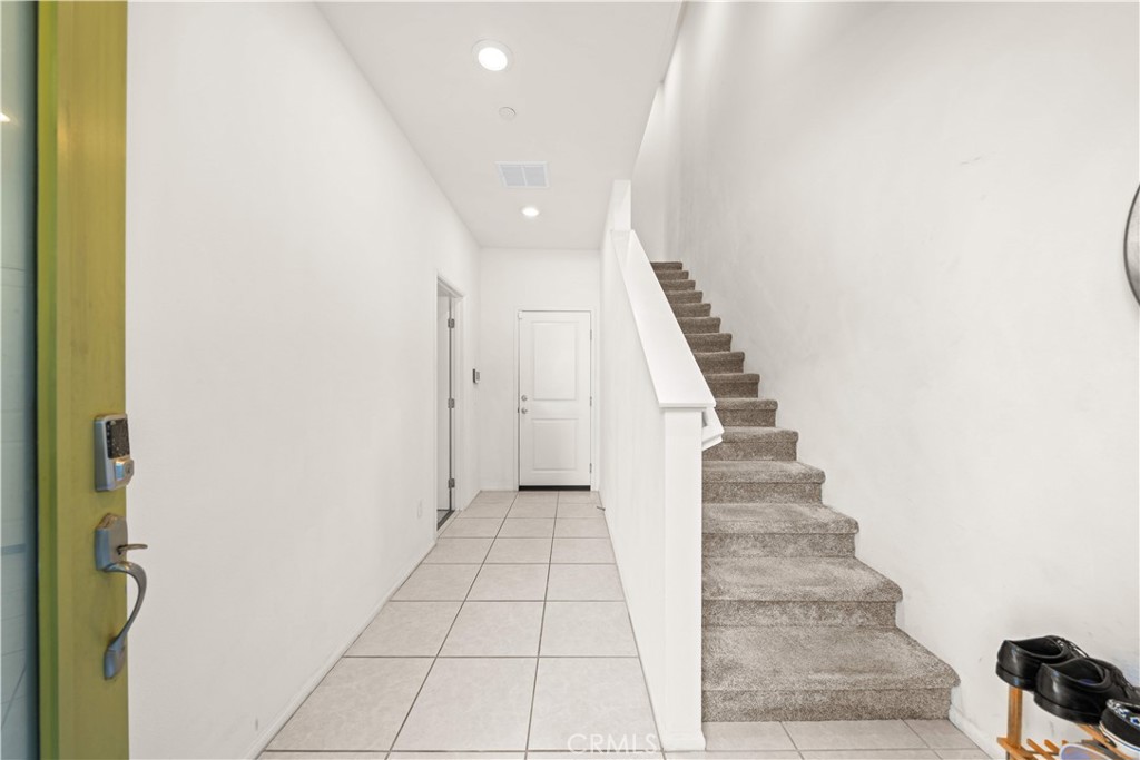 1530 W Cameron Property Photo 9