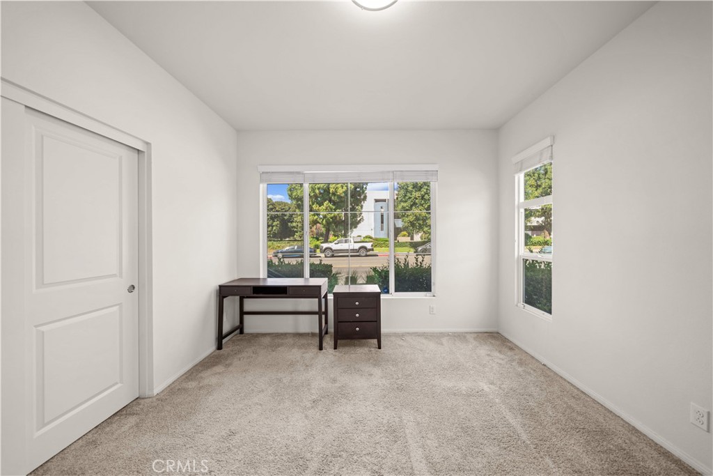 1530 W Cameron Property Photo 14