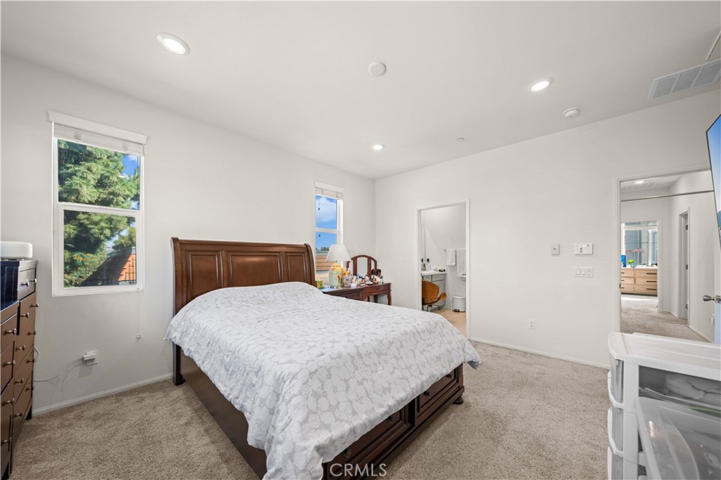 1530 W Cameron Property Photo 30