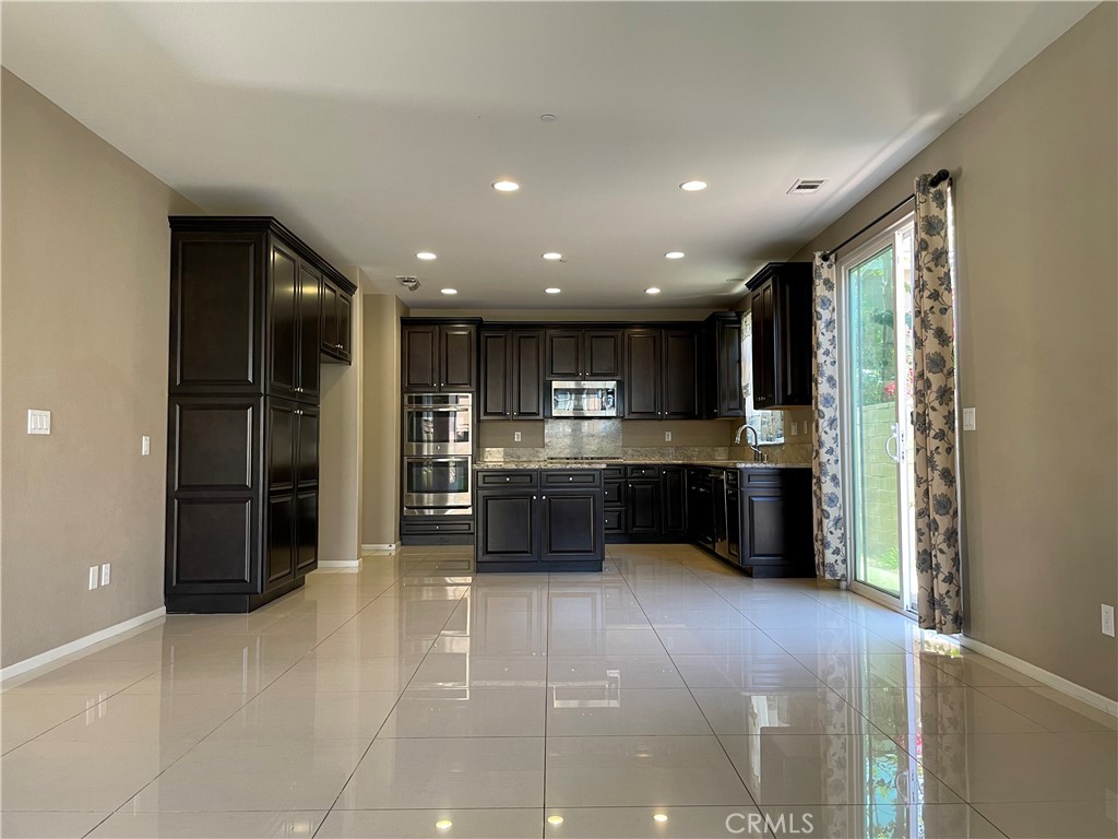 159 Fieldwood Property Photo 2