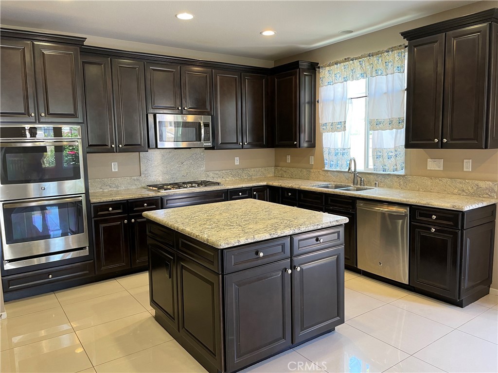 159 Fieldwood Property Photo 3