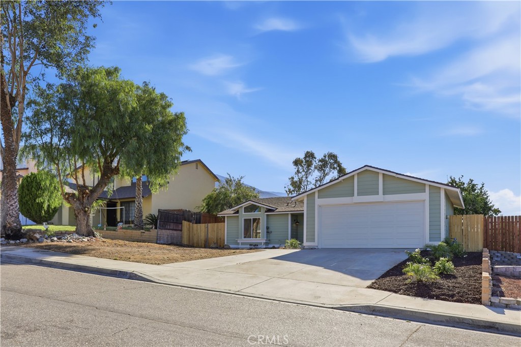 6405 N Ventura Avenue Property Photo 5