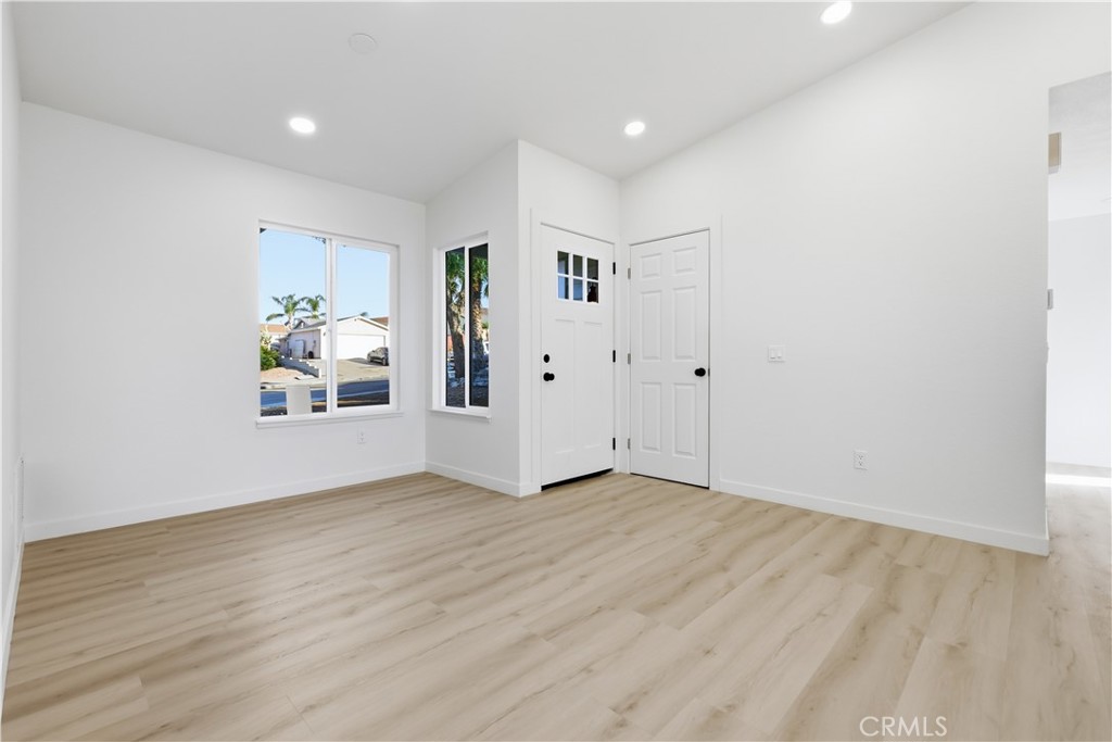 6405 N Ventura Avenue Property Photo 10