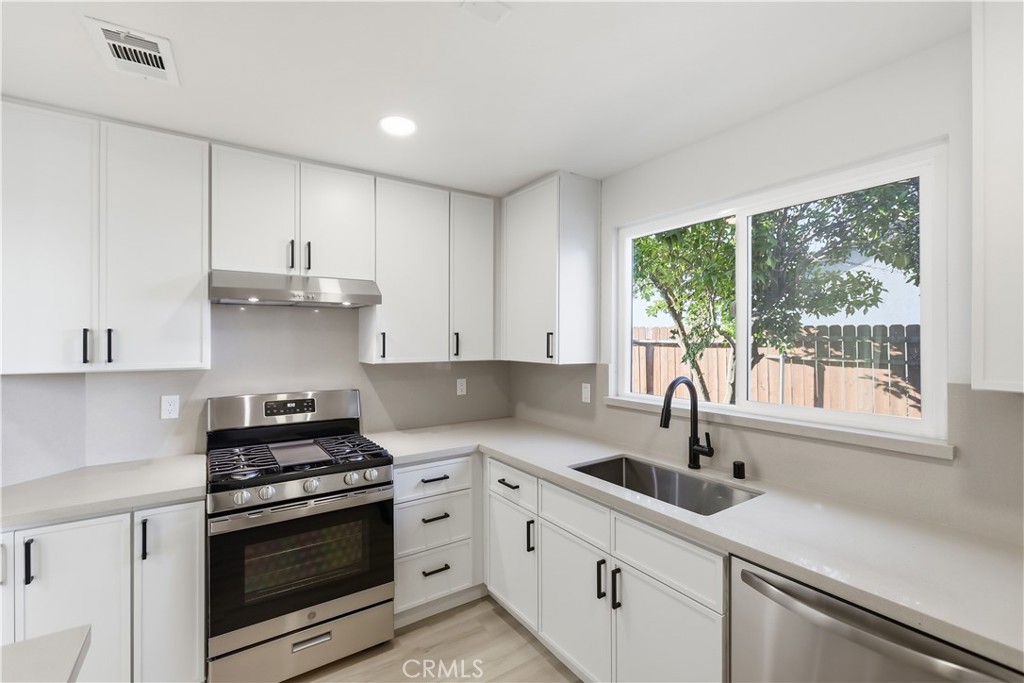 6405 N Ventura Avenue Property Photo 14