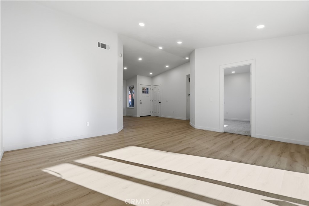 6405 N Ventura Avenue Property Photo 16