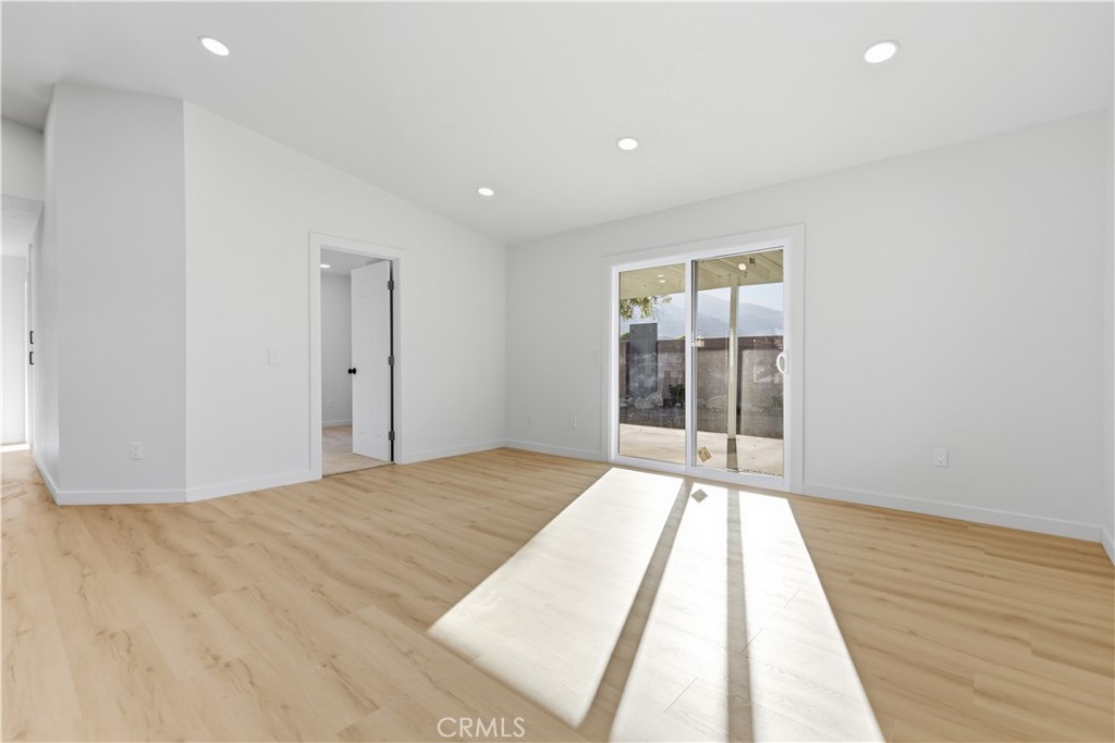 6405 N Ventura Avenue Property Photo 17