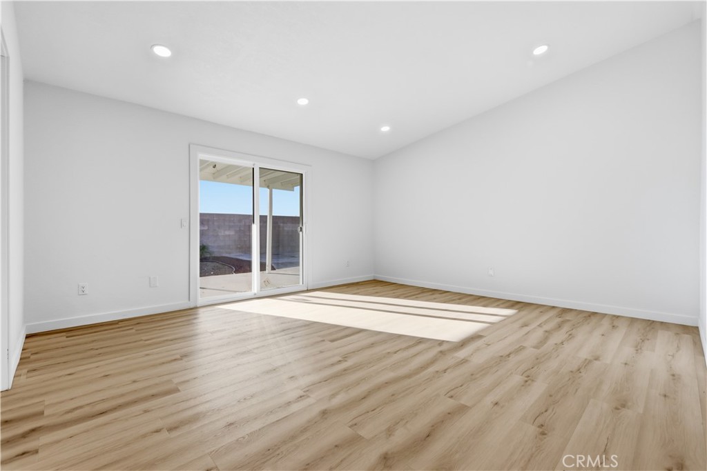 6405 N Ventura Avenue Property Photo 18