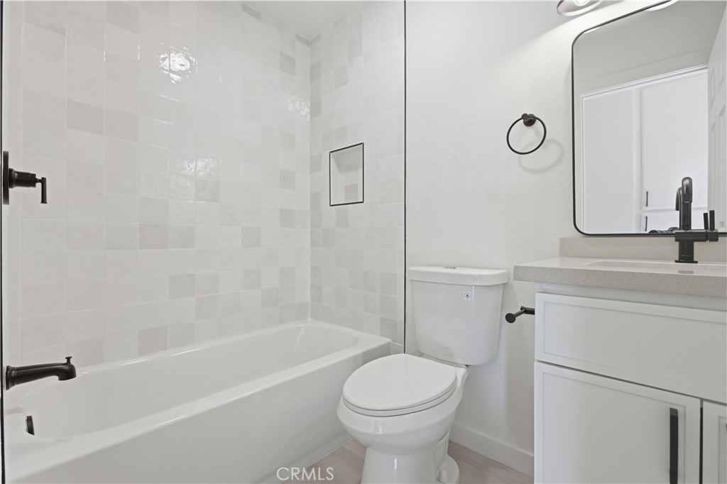 6405 N Ventura Avenue Property Photo 19