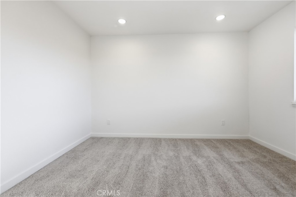 6405 N Ventura Avenue Property Photo 21