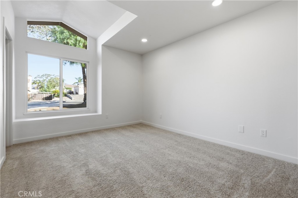 6405 N Ventura Avenue Property Photo 22