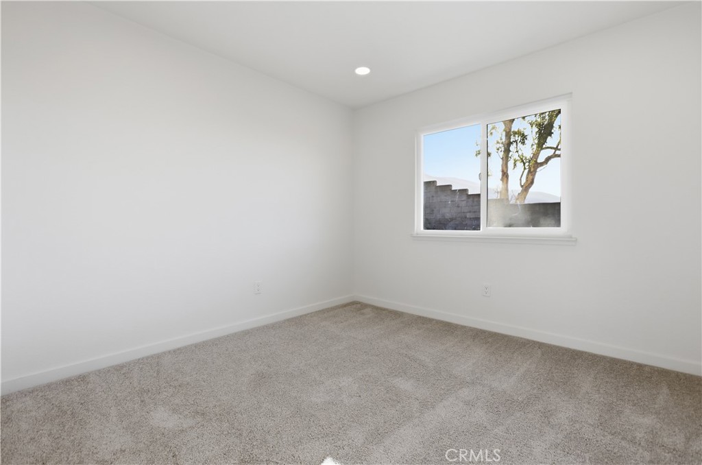 6405 N Ventura Avenue Property Photo 28