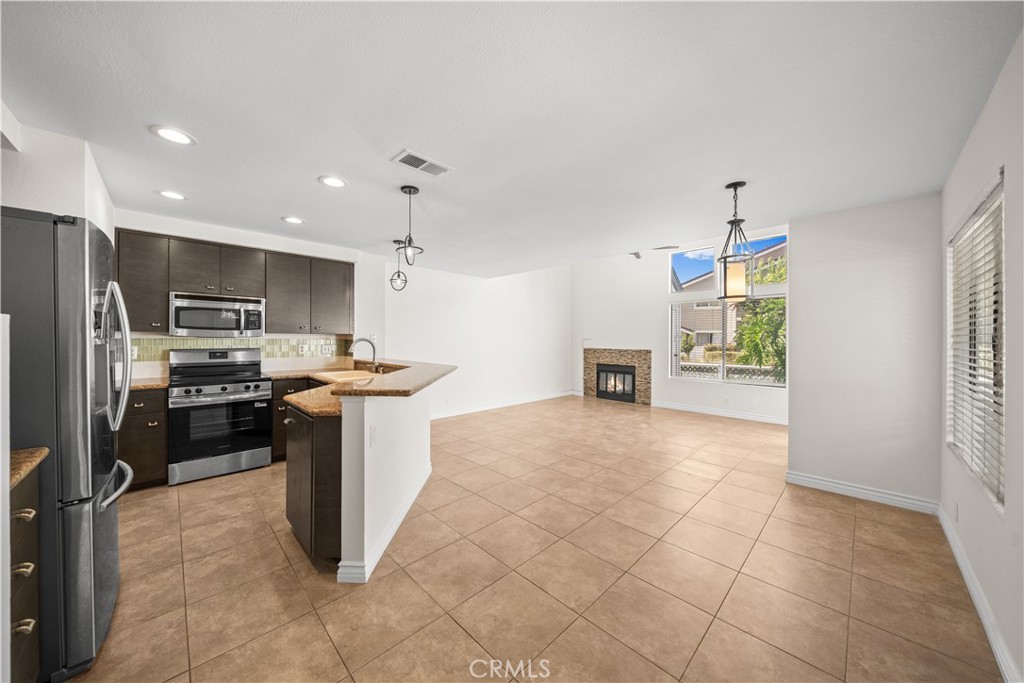 97 Fallingstar 56 Property Photo 6