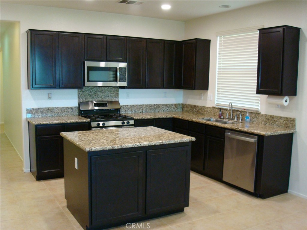 38539 Divot Drive Property Photo 2
