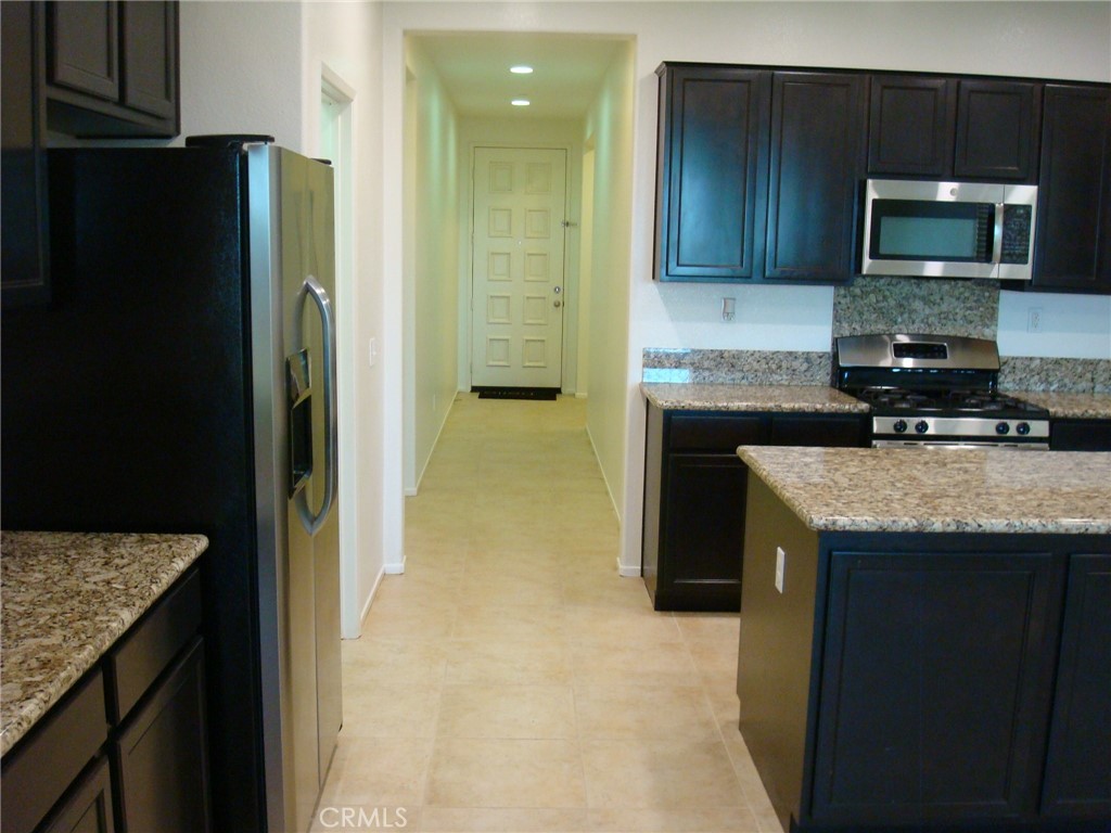 38539 Divot Drive Property Photo 3