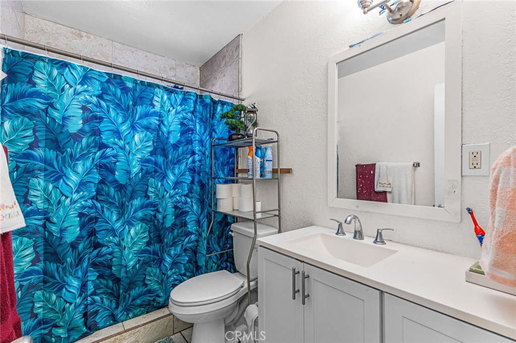 2402 W 1st Property Photo 33