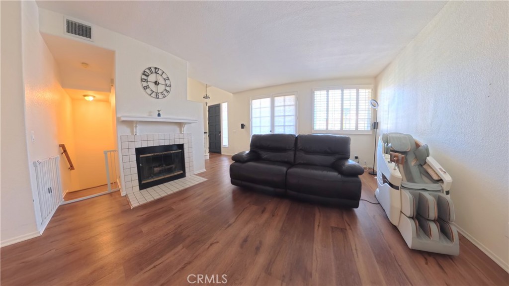 415 E Bougainvillea Property Photo 5