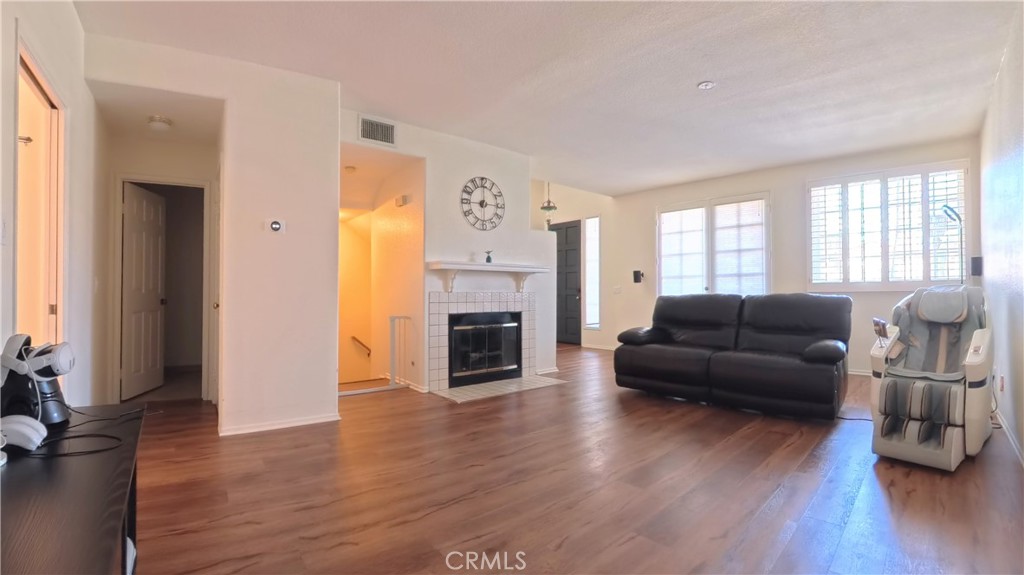 415 E Bougainvillea Property Photo 7