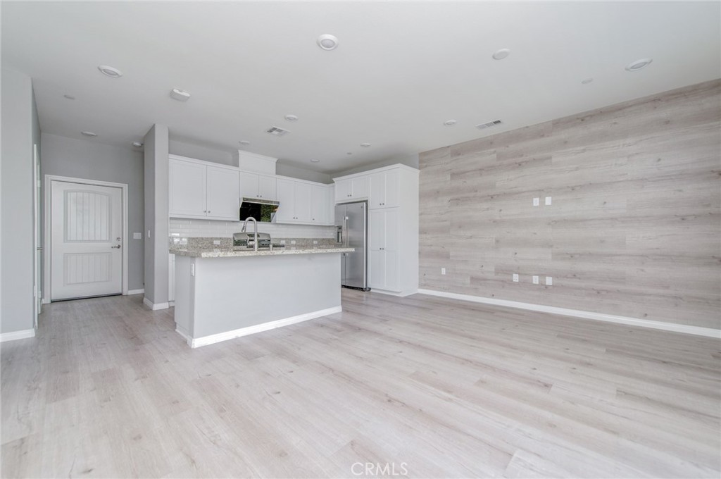 16039 Voyager Property Photo 5