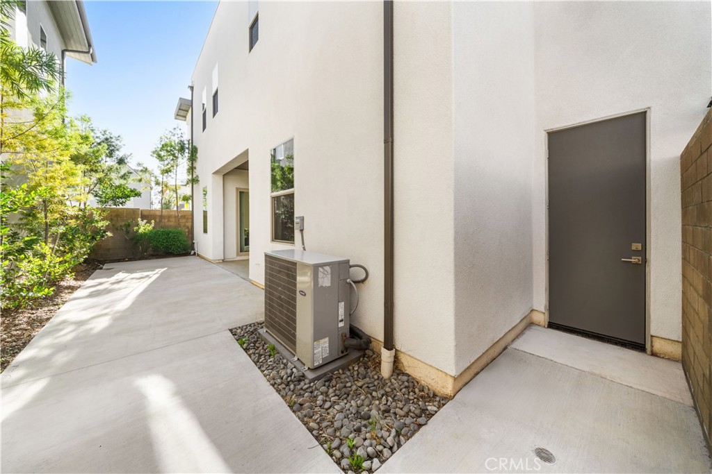 151 Scale Property Photo 23