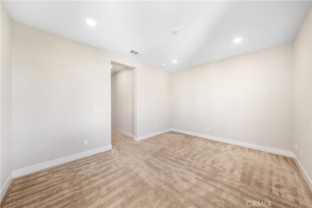 151 Scale Property Photo 61