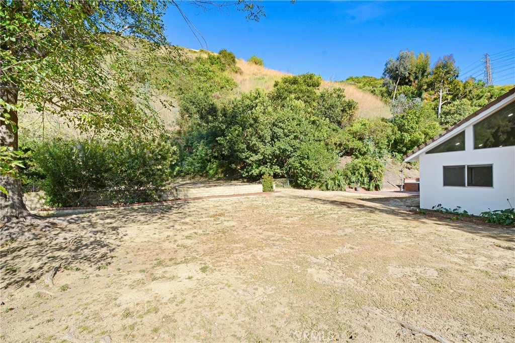 3160 Gotera Property Photo 2
