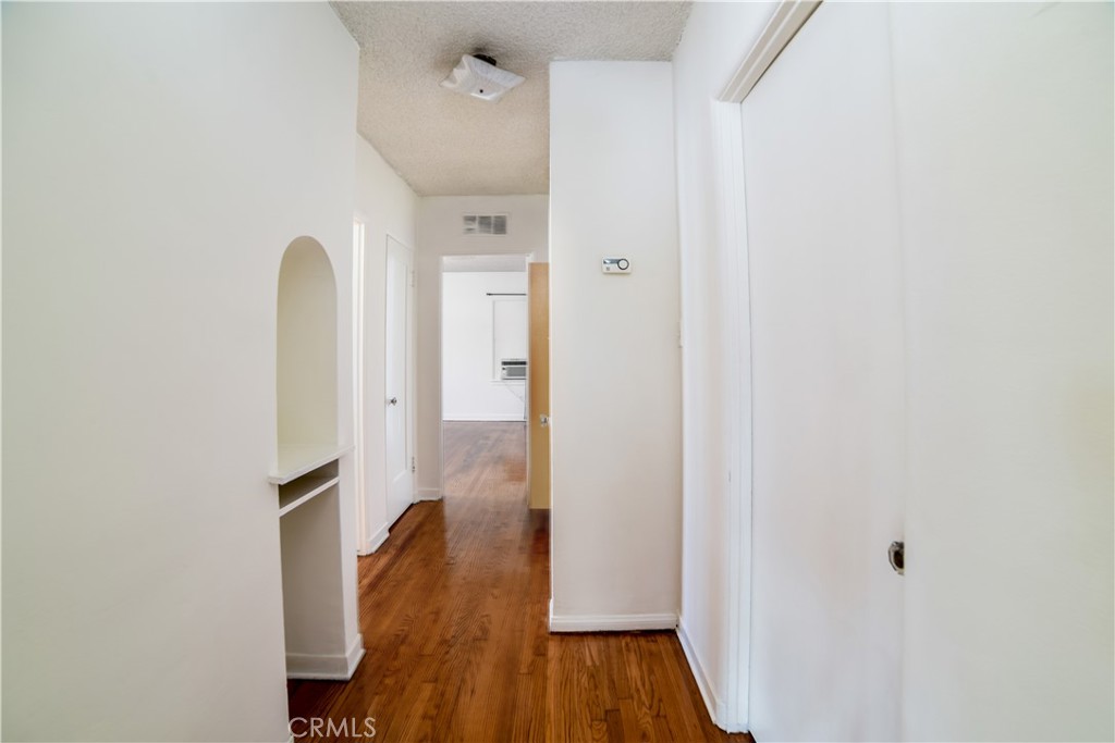 1036 S Citrus Avenue Property Photo 15