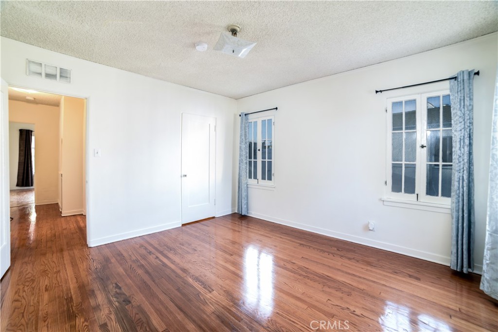 1036 S Citrus Avenue Property Photo 21