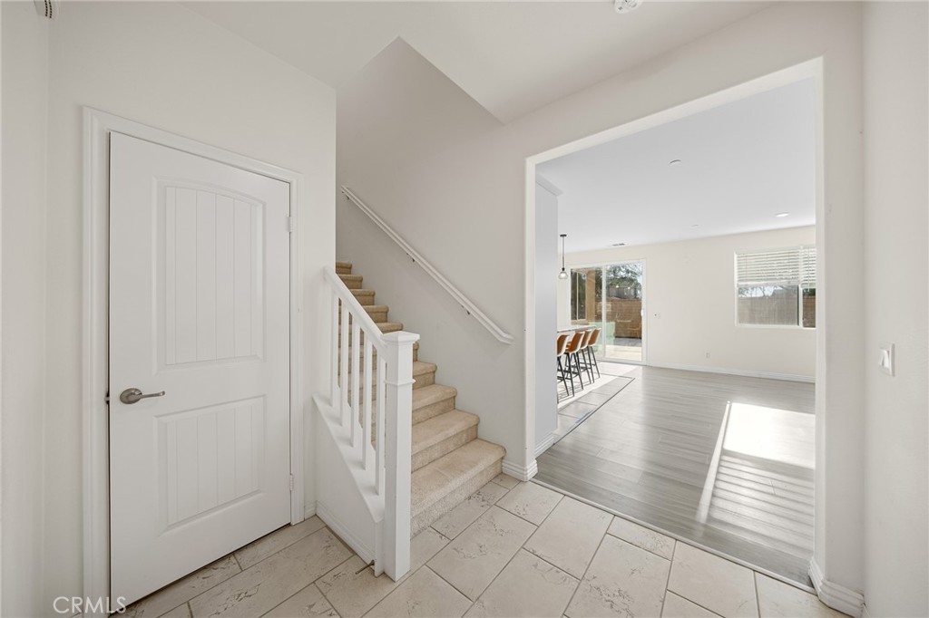 4050 S Bowery Pl Property Photo 3
