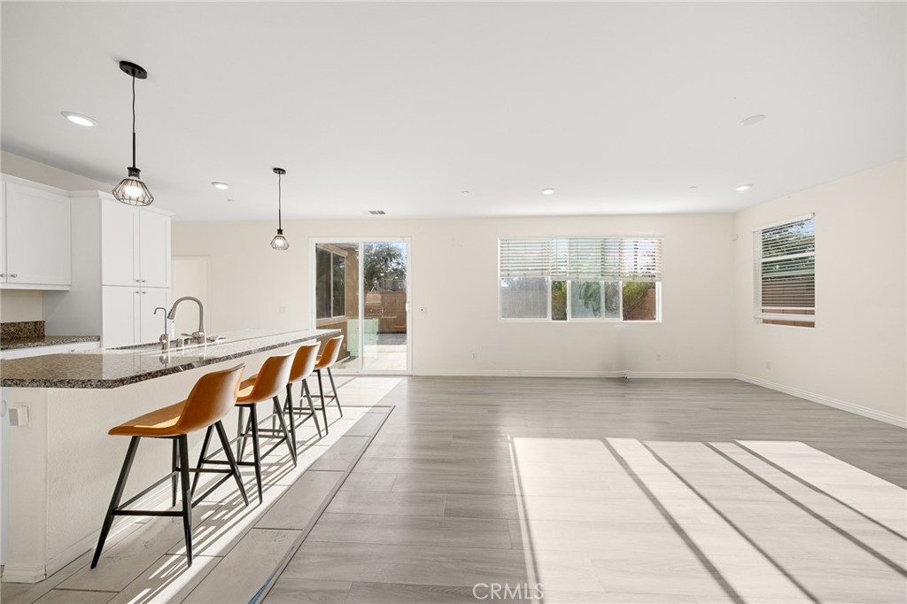 4050 S Bowery Pl Property Photo 8