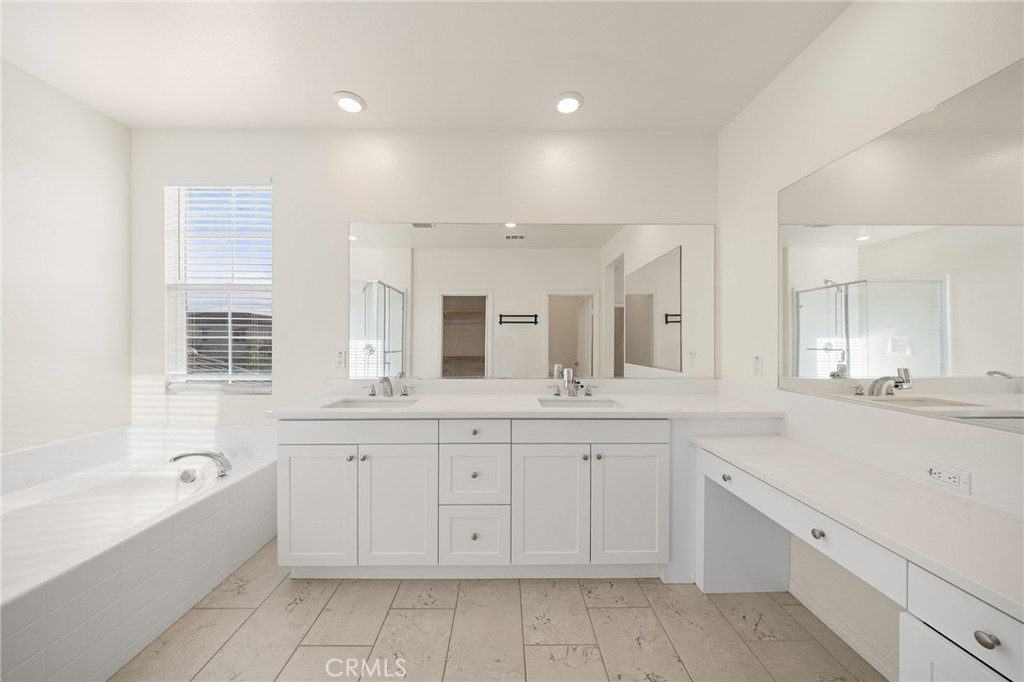 4050 S Bowery Pl Property Photo 28