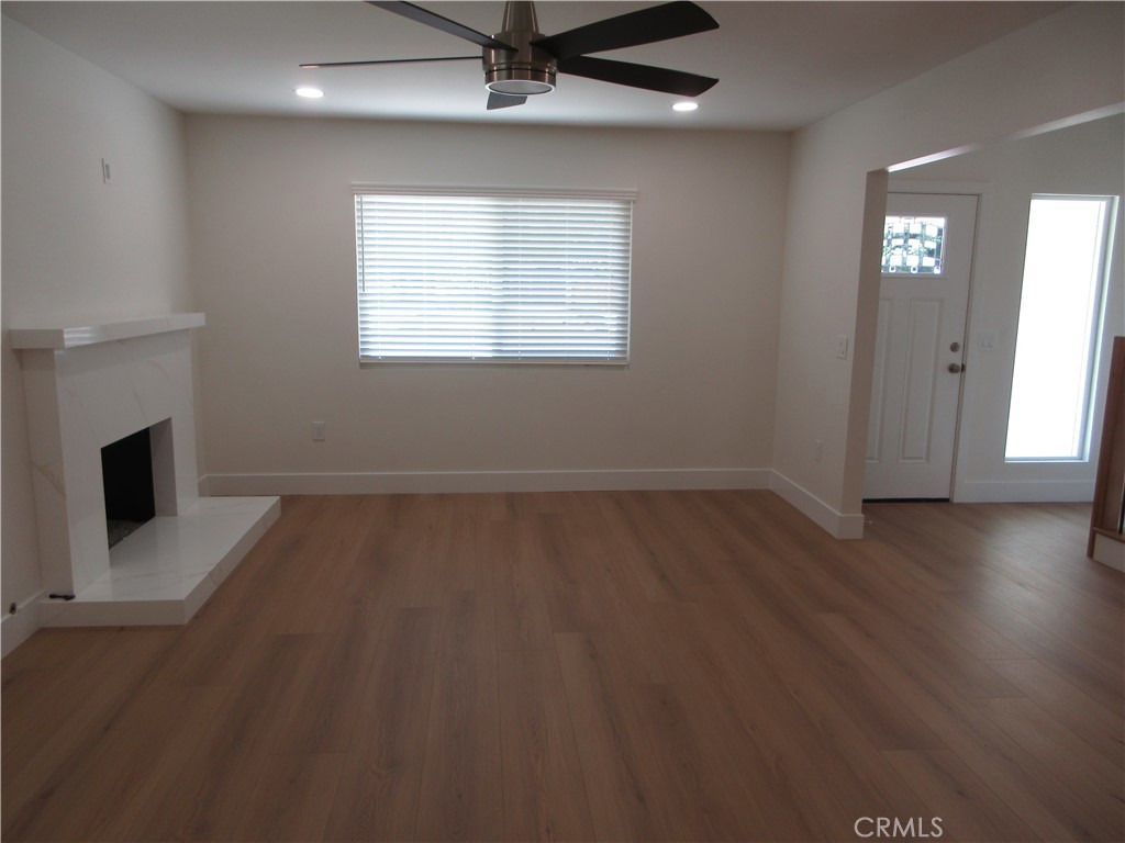 553 E Bellgrove Street Property Photo 3