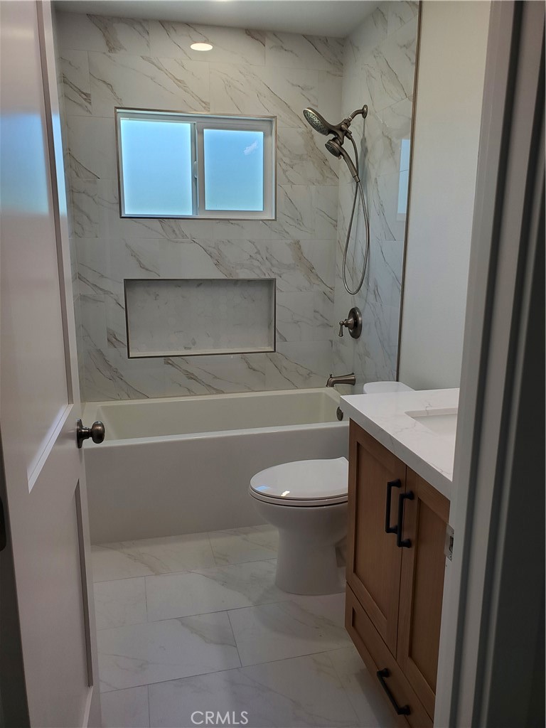 553 E Bellgrove Street Property Photo 6