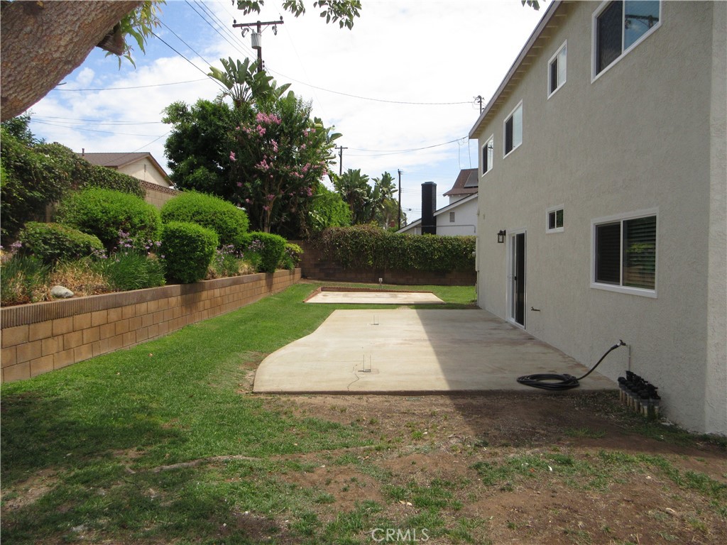 553 E Bellgrove Street Property Photo 14