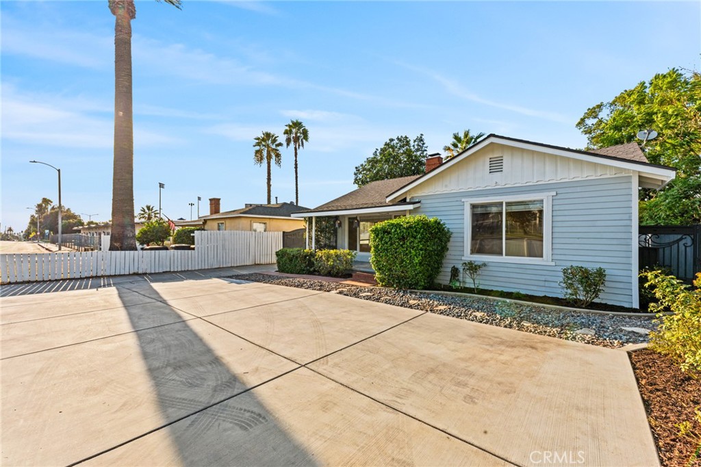 839 E Citrus Property Photo 4