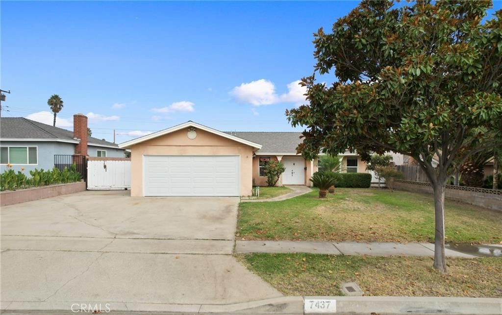 7437 Kirkwood Property Photo 1
