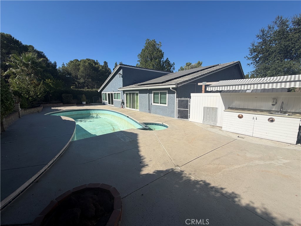 17350 Angelaine Property Photo 3