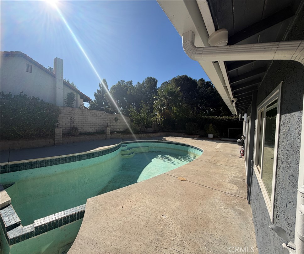 17350 Angelaine Property Photo 4